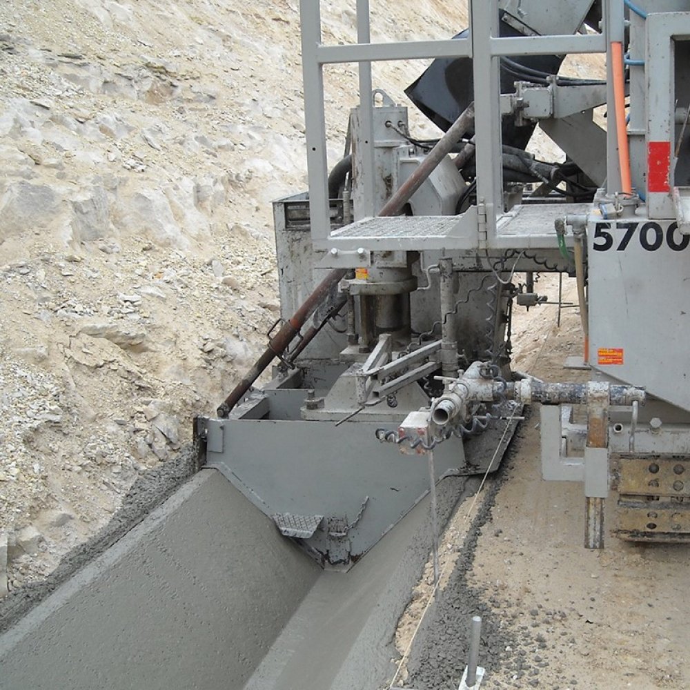 KAYAR KALIPLI BETON UYGULAMA HİZMETLERİ VE BETON FİNİŞERİ